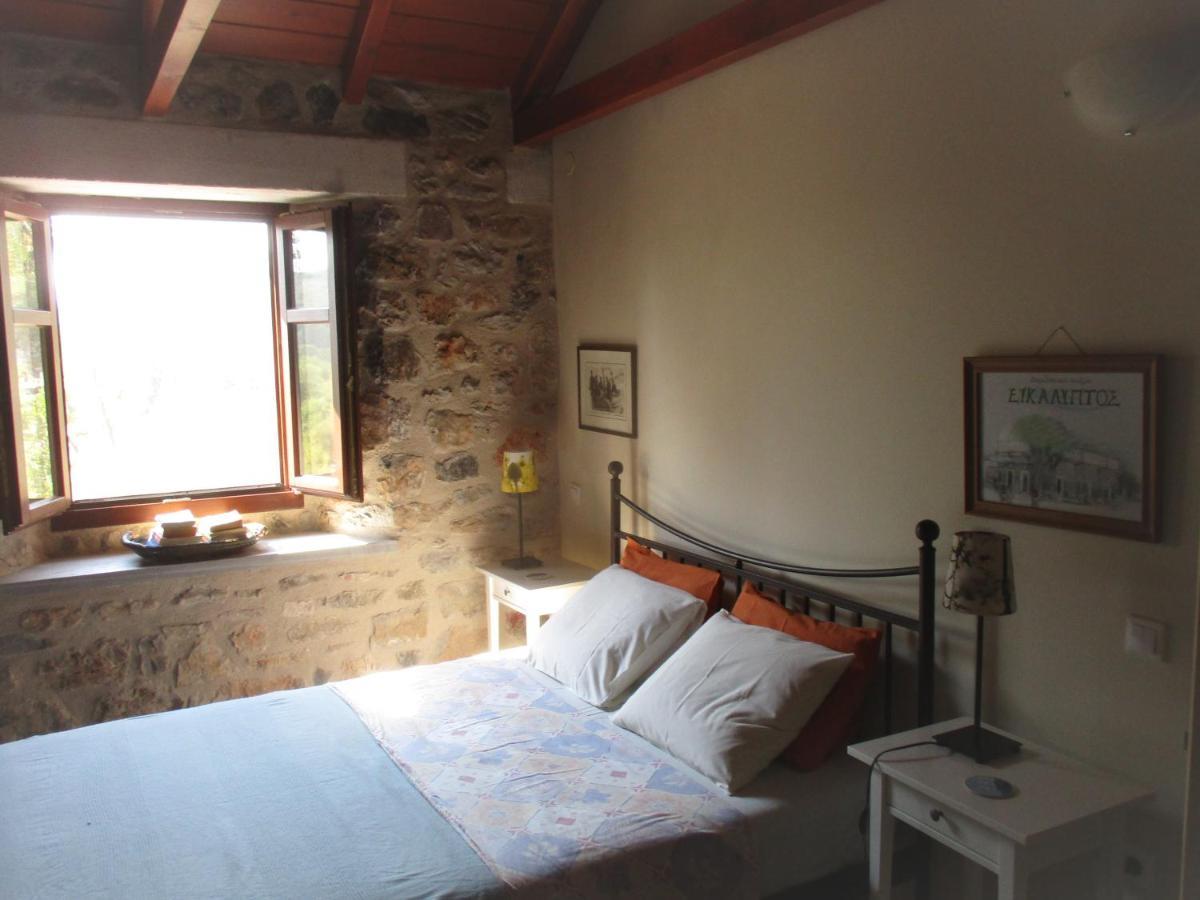 Arcadian Stone House In A Quiet Landscape, Leonidion Villa Poúlithra Екстериор снимка