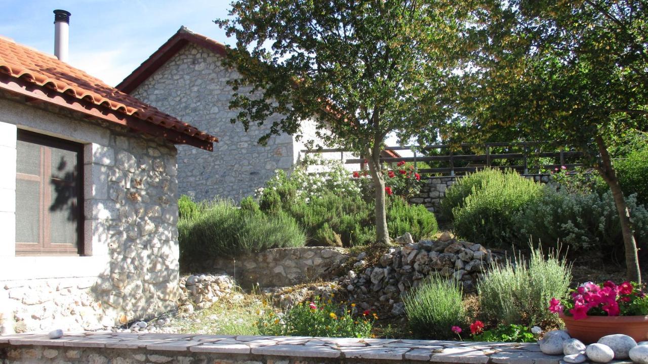 Arcadian Stone House In A Quiet Landscape, Leonidion Villa Poúlithra Екстериор снимка