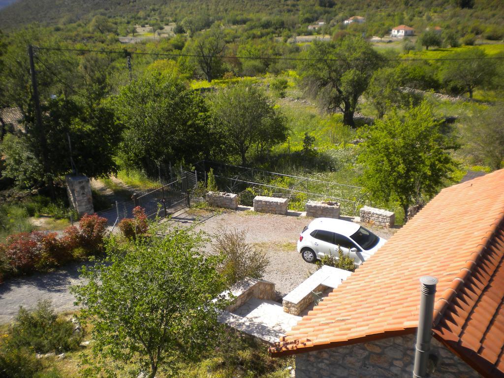 Arcadian Stone House In A Quiet Landscape, Leonidion Villa Poúlithra Екстериор снимка