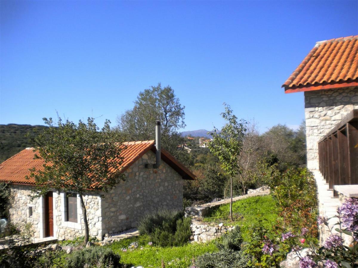 Arcadian Stone House In A Quiet Landscape, Leonidion Villa Poúlithra Екстериор снимка